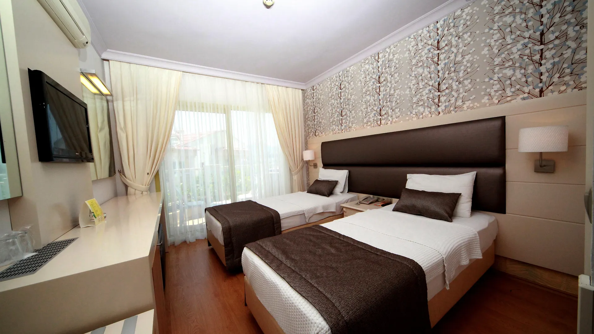 Faros Grand Hotel