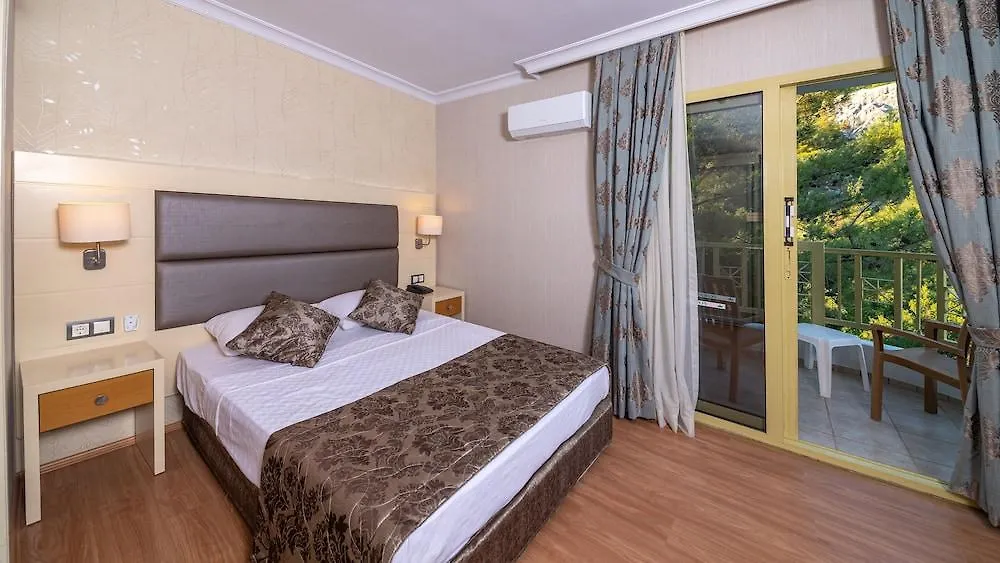 Faros Grand Hotel